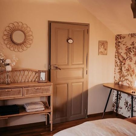 Maisonnette De Charme Les Jardins De Lou Boussac  Bagian luar foto