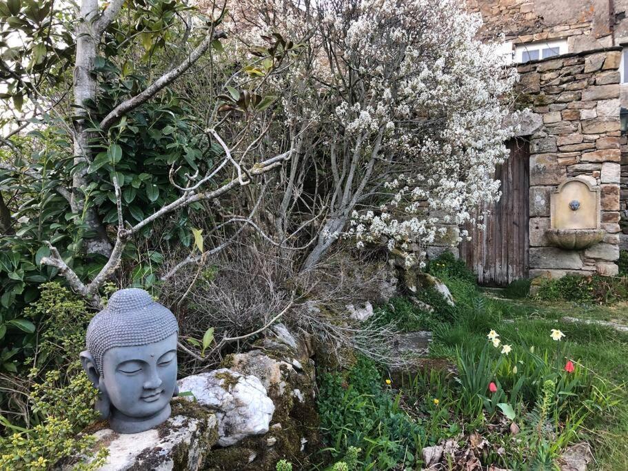 Maisonnette De Charme Les Jardins De Lou Boussac  Bagian luar foto
